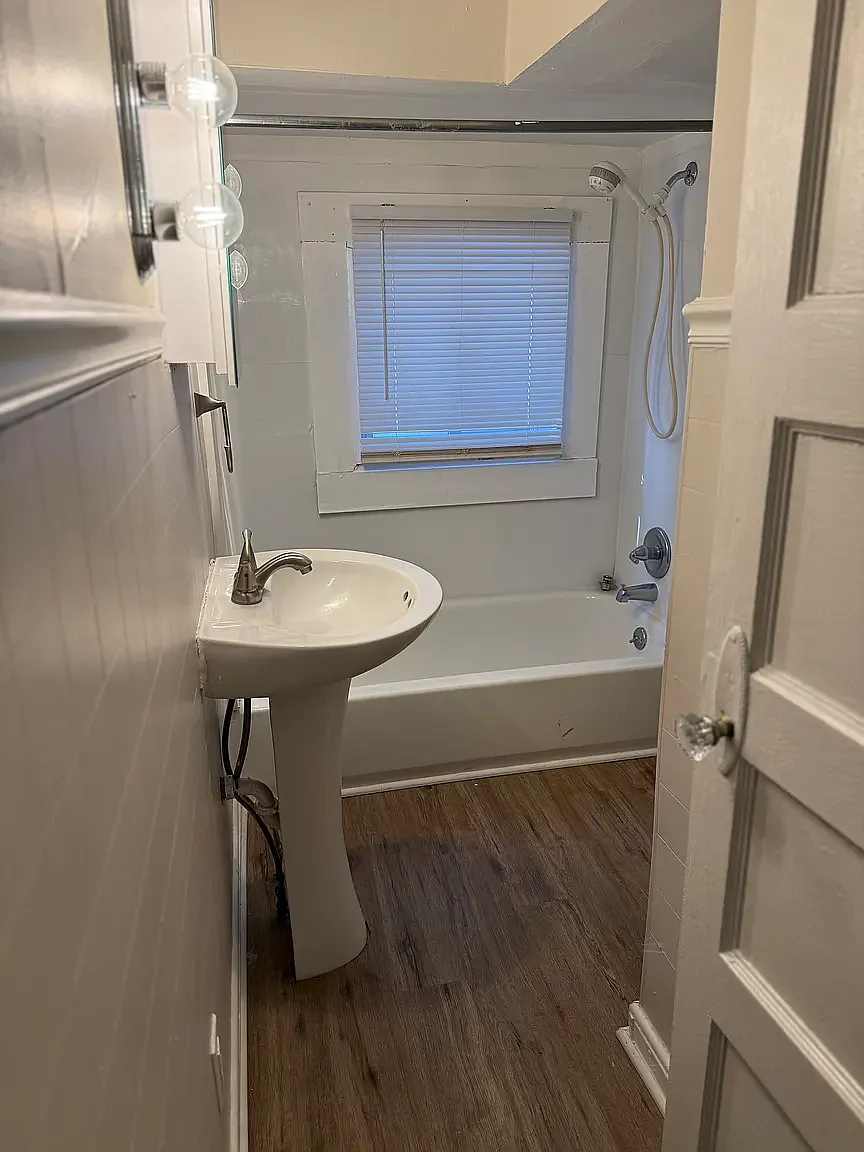 2 bed, 936 sqft, $975 — Photo 1