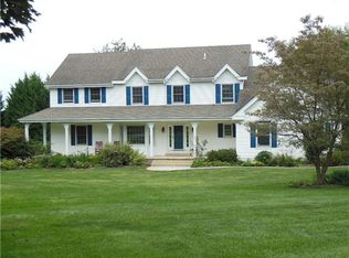40 Sullivan Chase Dr, Avondale, PA 19311