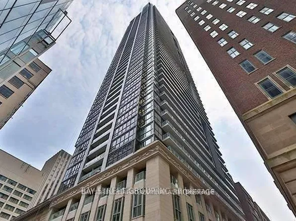 70 Temperance St #4306, Toronto, ON M5H 0B1