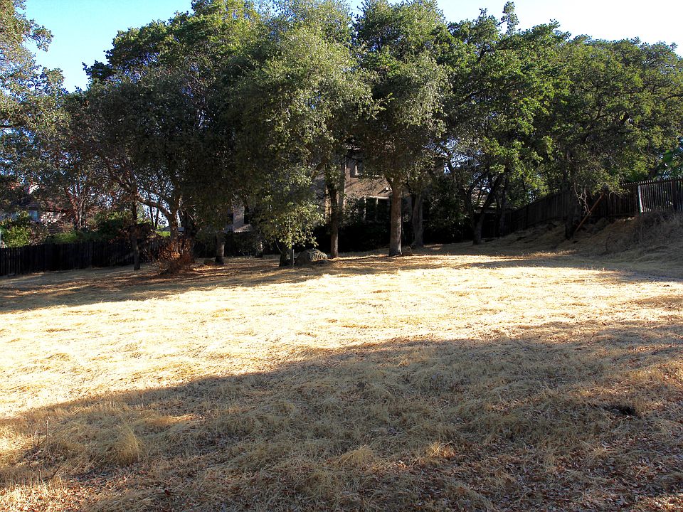 1st image of 302 Knollridge Ct