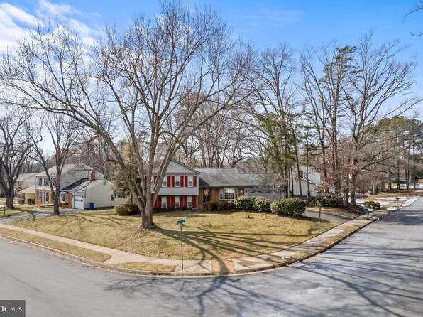 10815 Stanhope Pl, Fairfax, VA 22032