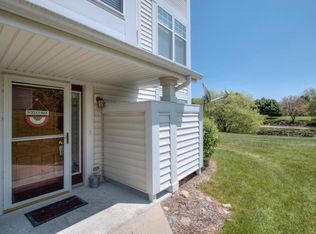 2239 Landings Ln, Delavan, WI 53115
