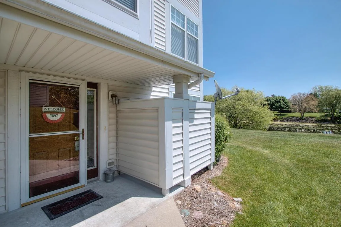 2239 Landings Ln photo 1