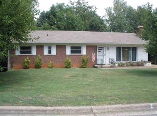 1056 17th Ave NW, Hickory, NC 28601