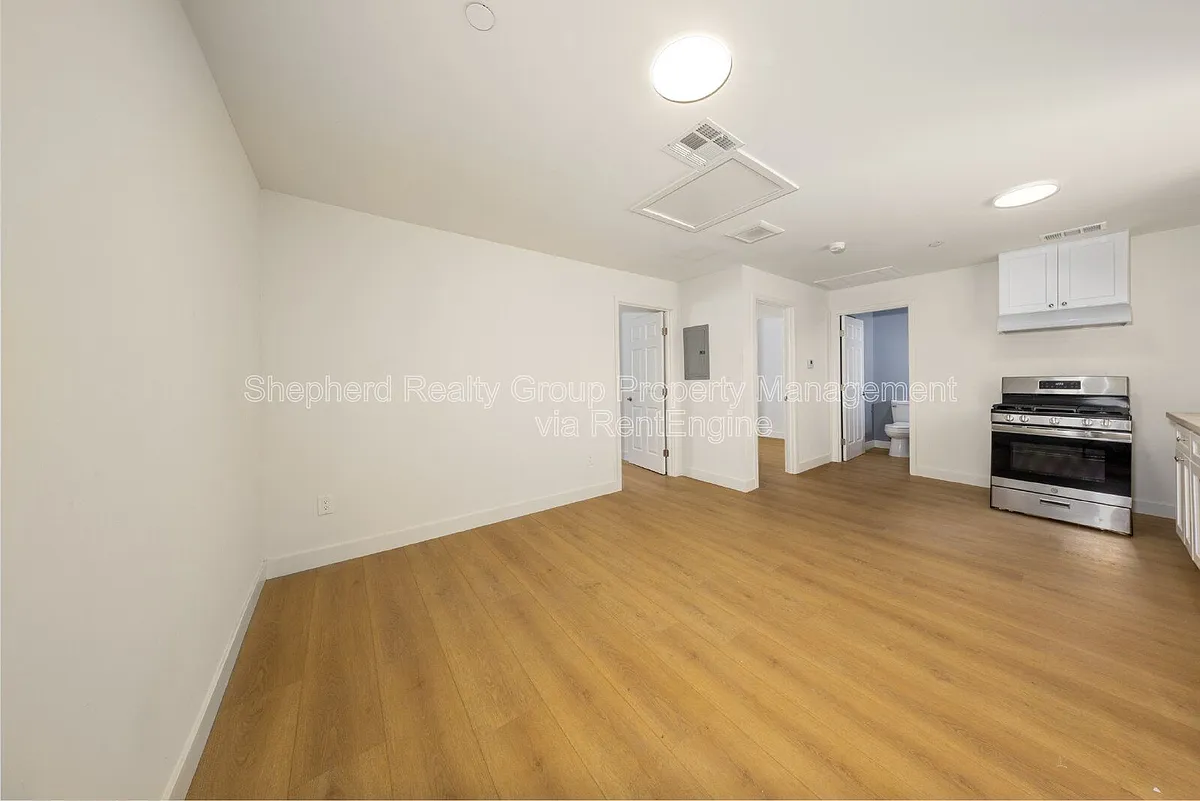 Building Photo - 7721 Janet Ave #D
