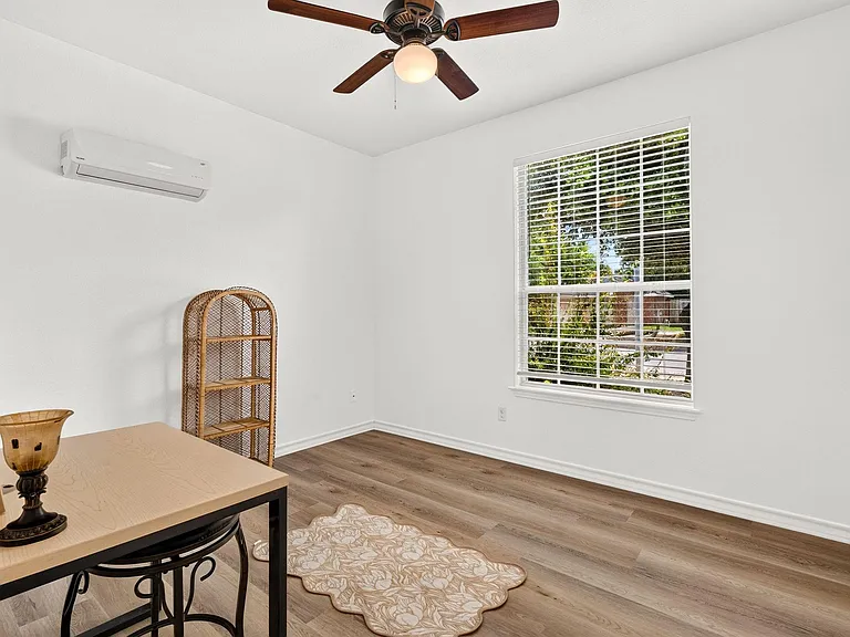 1612 Zunker Cv — Photo 17