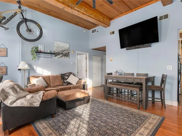 300 Front St APT 104, Pawtucket, RI 02860