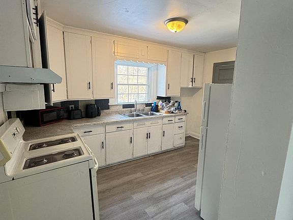 3rd image of 701 N Winnebago St #B