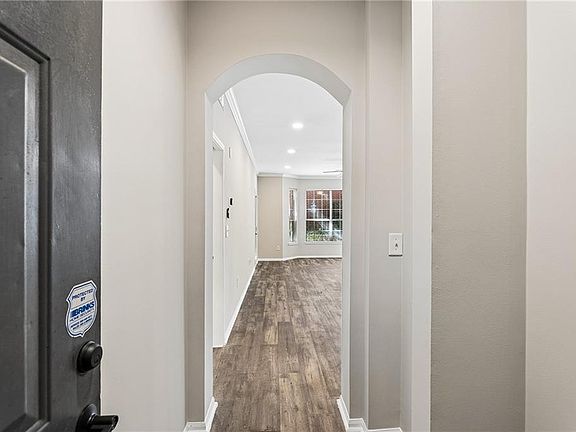 2nd image of 5641 Roswell Rd Unit 111