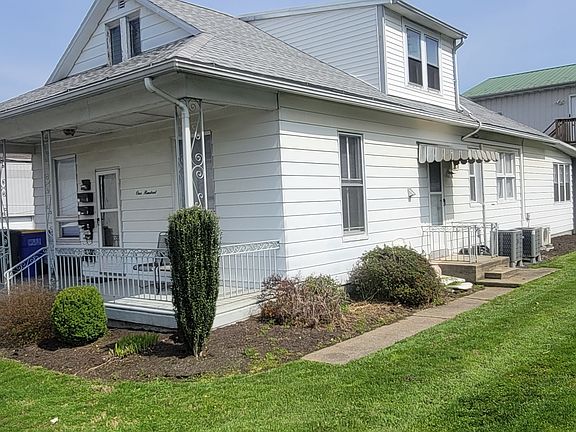 3rd image of 100 8th St