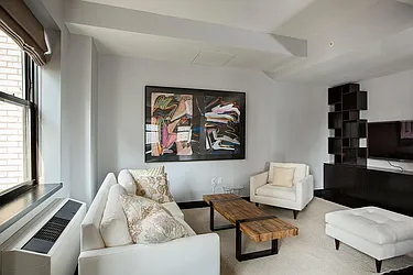 Sold by Avenue Real Estate