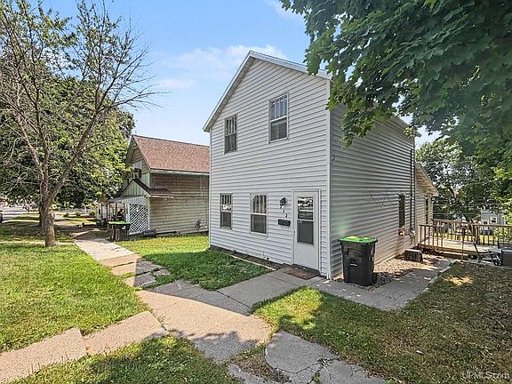 2nd image of 213 W Brown St