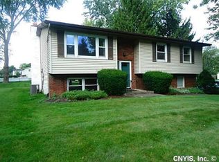 4183 Lucan Rd, Liverpool, NY 13090