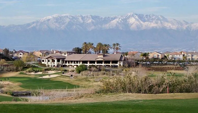 Eagle Glen Golf Club right in the neighborhood.