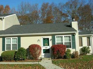 49 Governors Hl, West Warwick, RI 02893