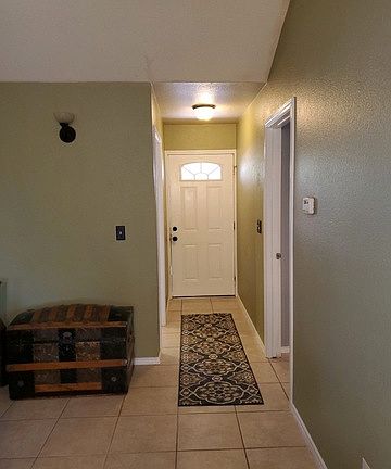 4th image of 566 Ramblewood Dr
