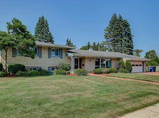 420 Flower Ln, Racine, WI 53402