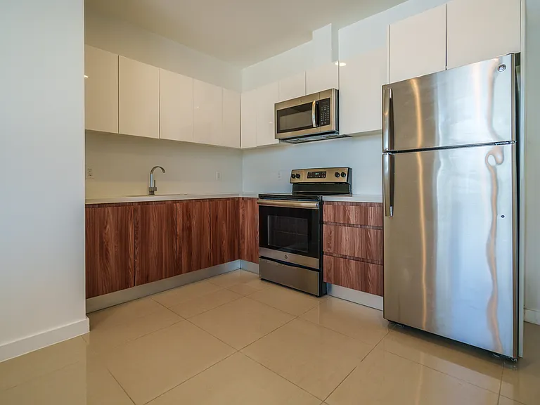 924 Marseille Dr #6 — Photo 6