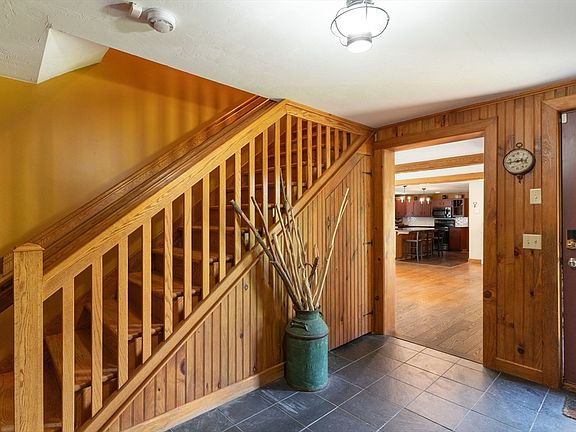 3rd image of 501 Wine Rd