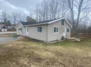 689 Whitefield Rd, Pittston, ME 04345
