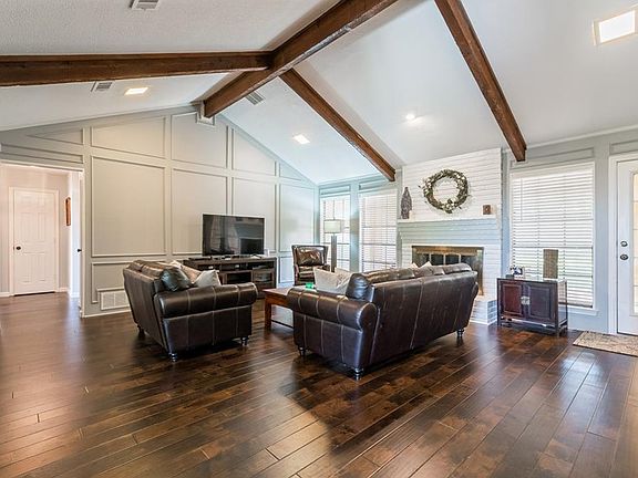 5th image of 2305 Greenbriar Ct
