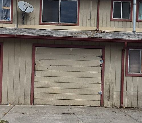 2nd image of 711-717 SW Burgess St #2