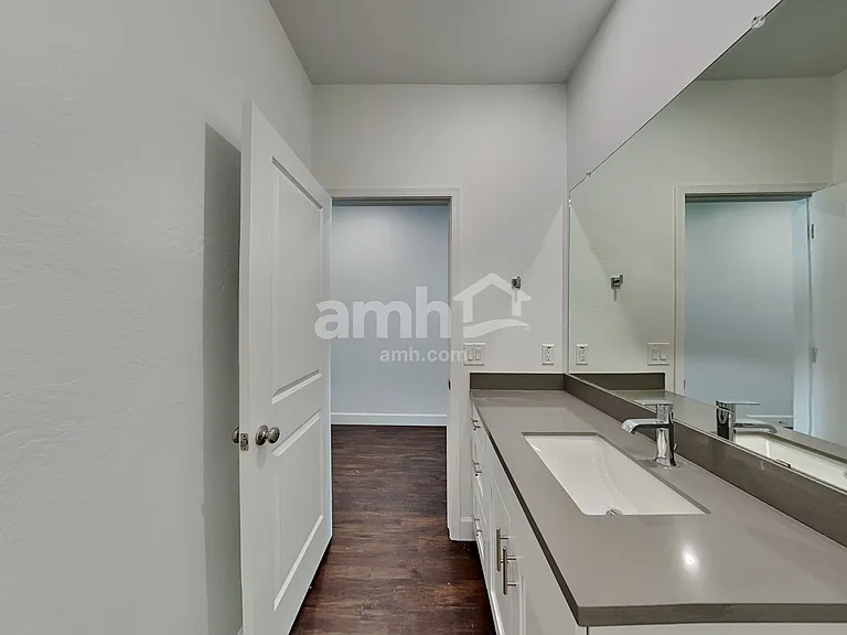 17154 W Golden Ln — Photo 15