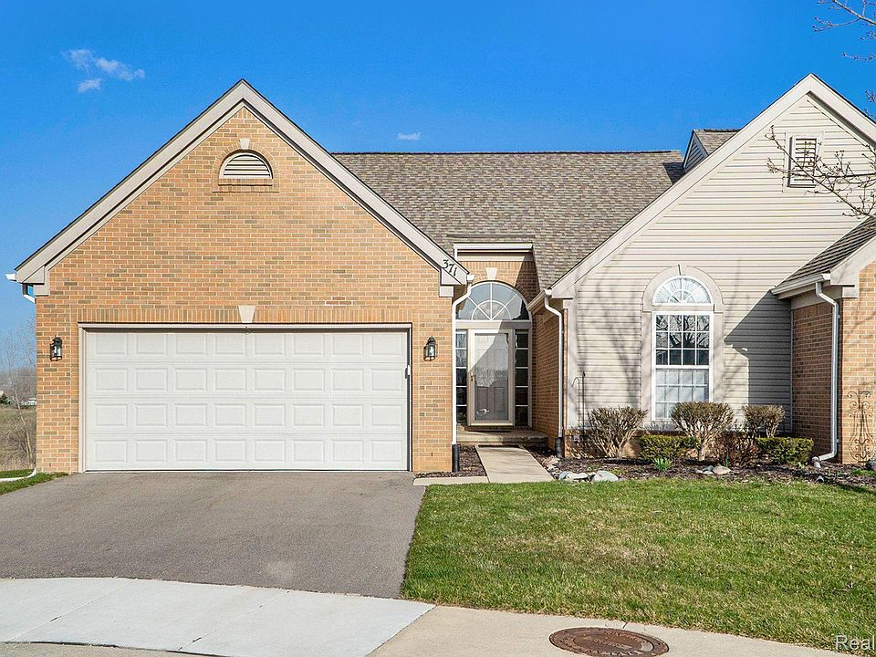1st image of 371 Golf Villa Dr