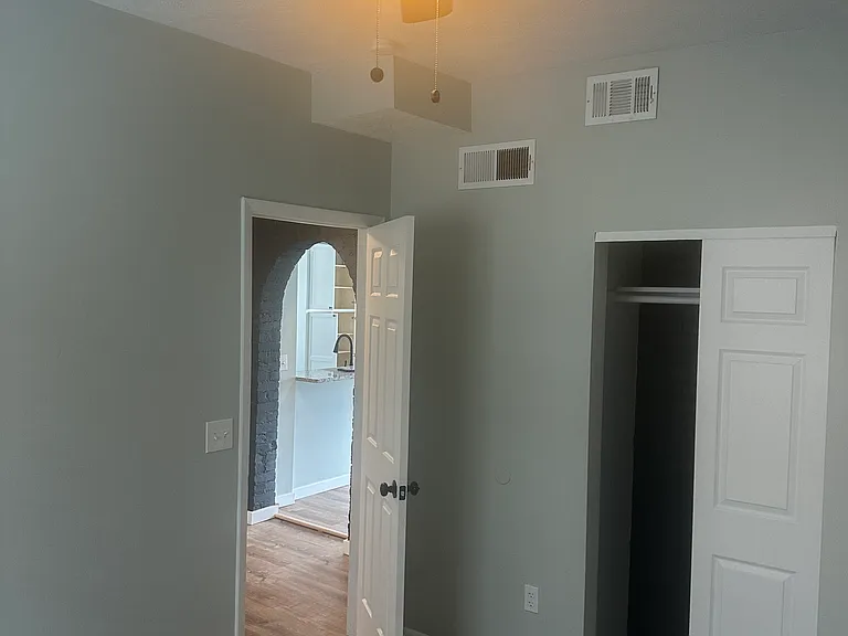 2219 Kenton St #A — Photo 31