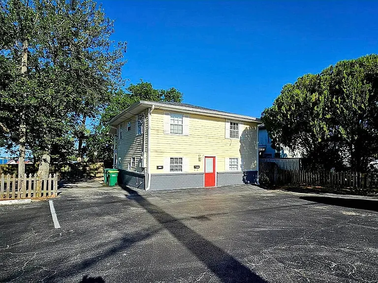 802 Forrest Ave #B — Photo 10
