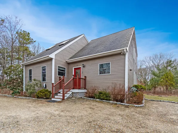13 Saddle Club Road, Edgartown, MA 02539