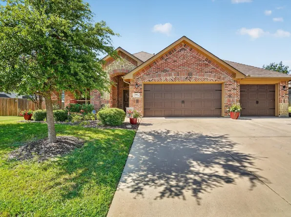 7357 Lake Rock Dr, Fort Worth, TX 76179