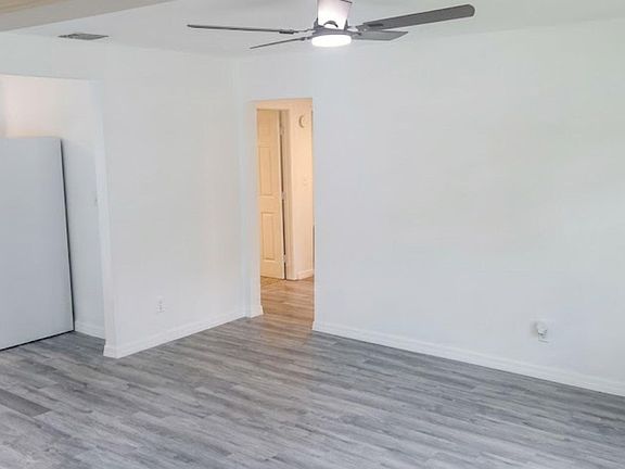 3rd image of 1412 LAUREL Street