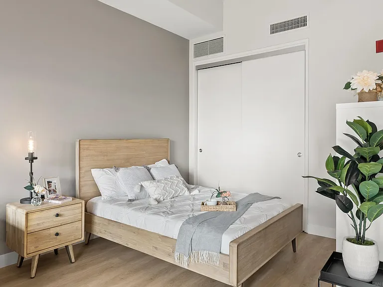 350 W Ash St #1006 — Photo 36