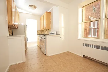 2566 Ocean Avenue, #F9