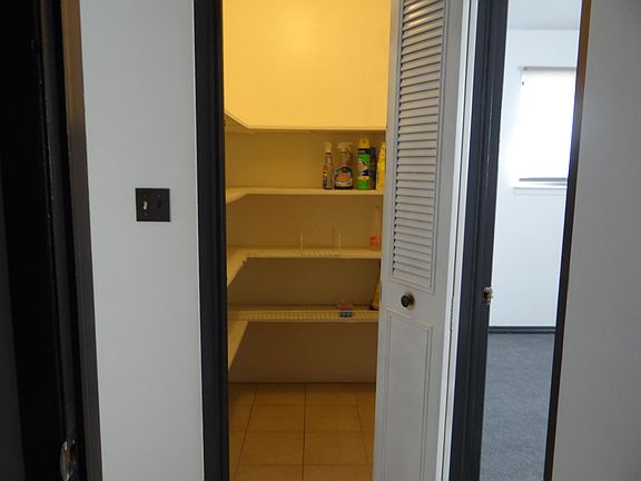 4th image of 22815 Grove St #37