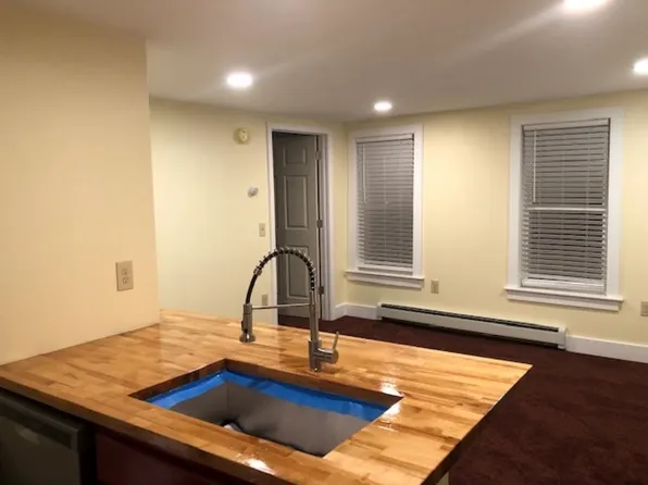 18 Mill St #D, Troy, NH 03465