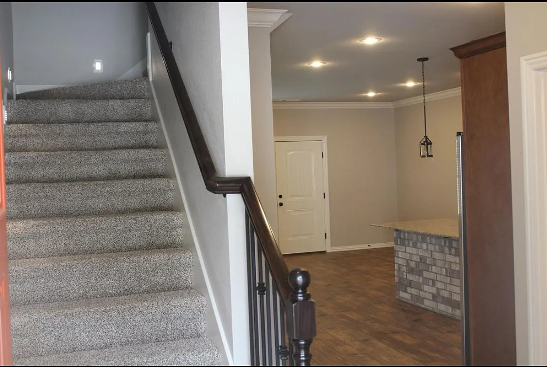 194 Old Farmington Rd — Photo 3