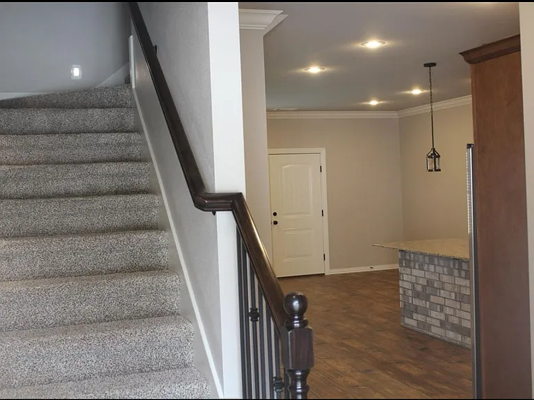 194 Old Farmington Rd — Photo 3