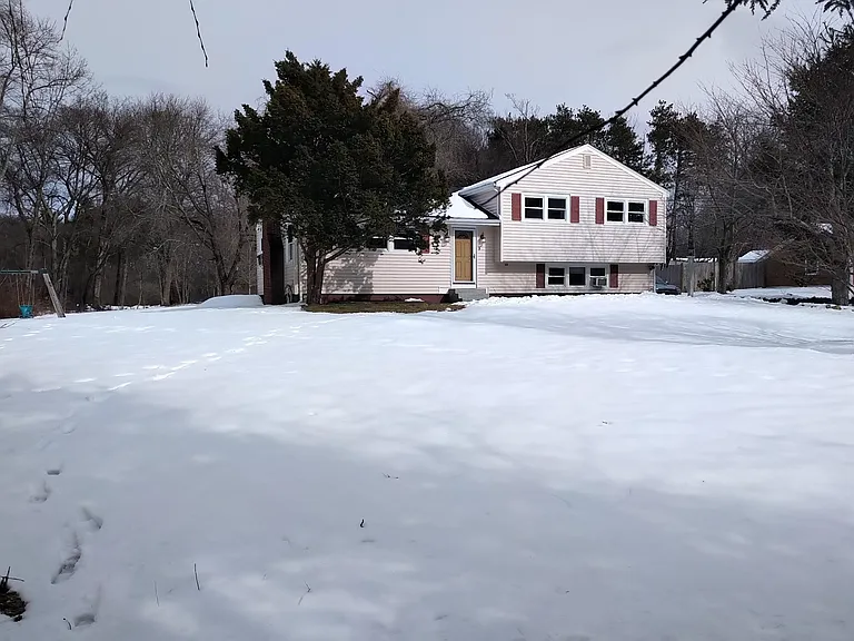178 Salem St — Photo 11