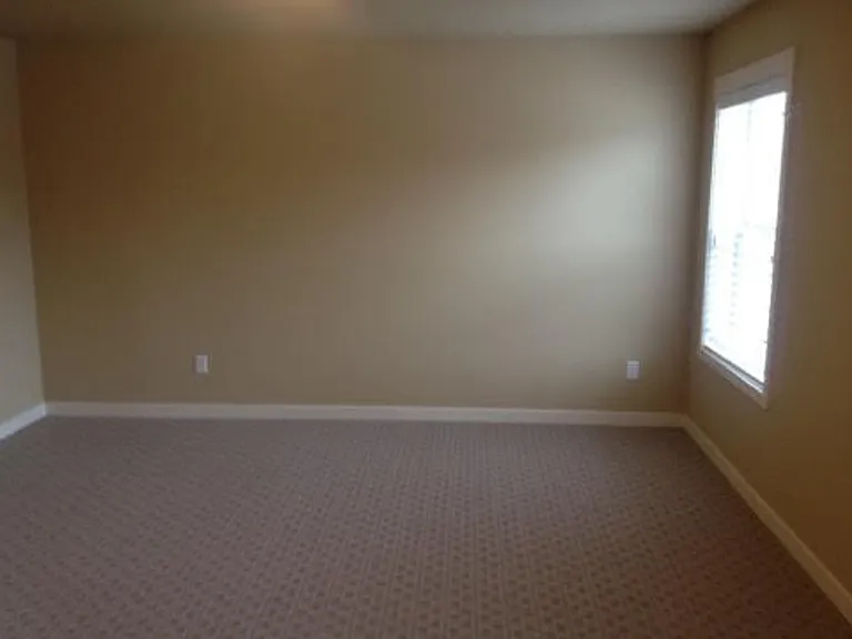 3510 Hepburn St NE — Photo 6