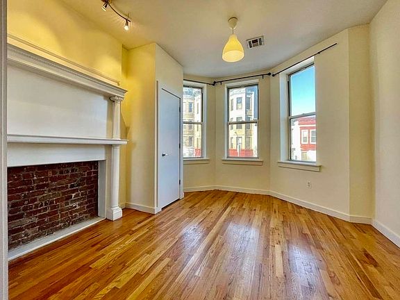 2nd image of 771 Lincoln Pl #2
