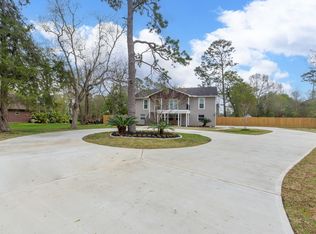 4509 Country Club Dr, Dickinson, TX 77539