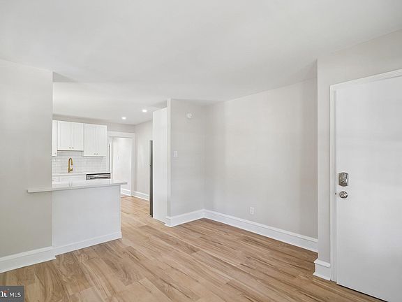 5th image of 102 E Park Ave #A