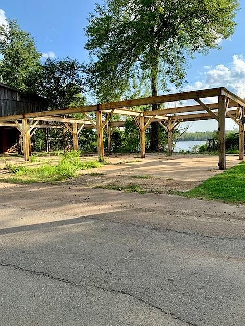 2nd image of 1199 Lake Rd
