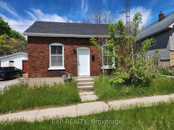 32 Niagara St, Brantford, ON N3R 4E2