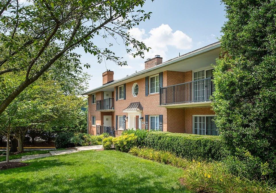 1st image of 9830 Fairfax Sq APT 350