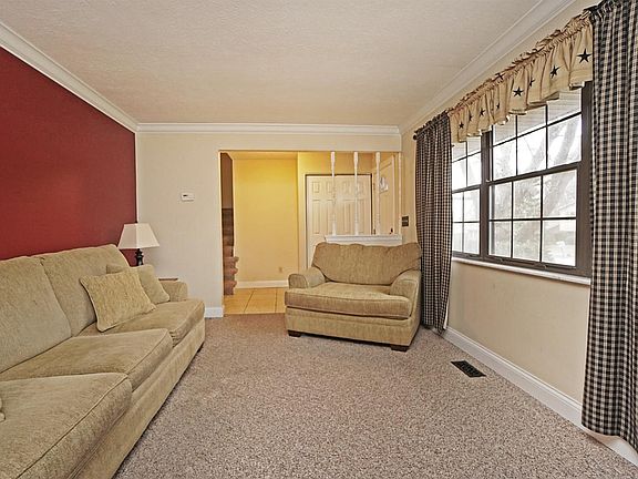 5th image of 698 Preston Dr