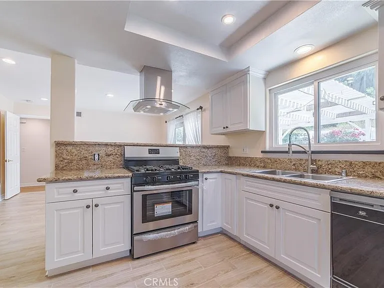 354 Woodland Ave — Photo 3