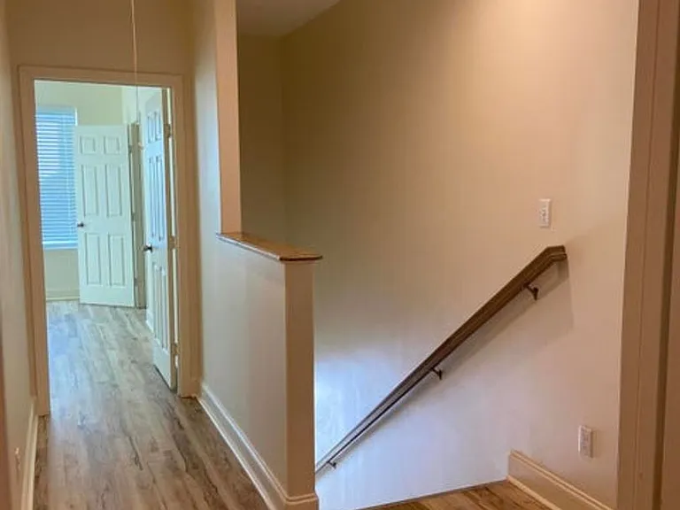 108 Appleoak Avenue — Photo 8